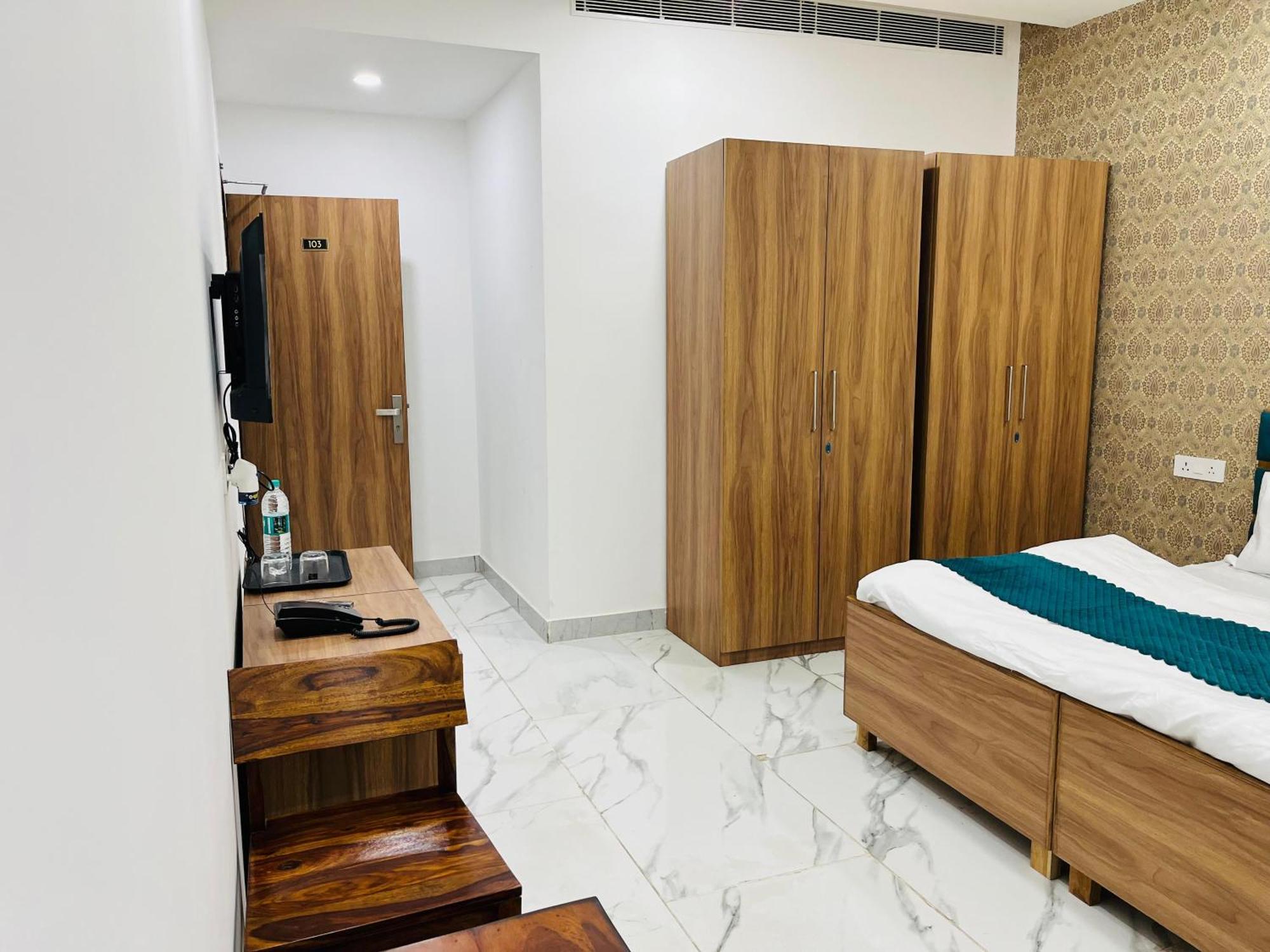 Townhouse Happy Habitat Guest House Greater Noida Dış mekan fotoğraf