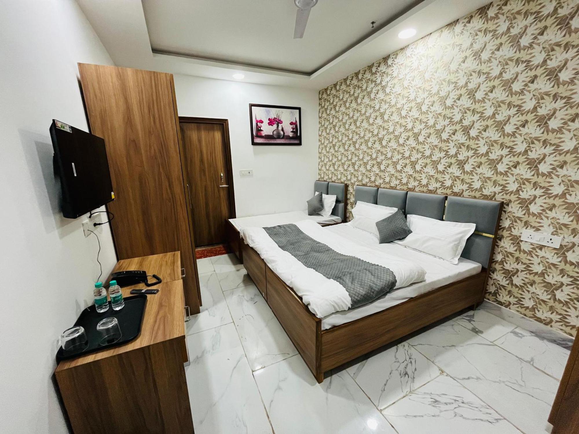 Townhouse Happy Habitat Guest House Greater Noida Dış mekan fotoğraf