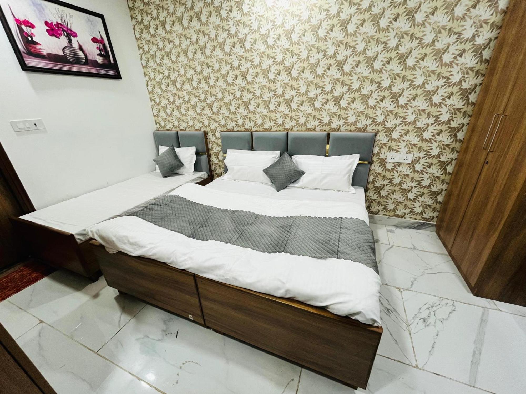 Townhouse Happy Habitat Guest House Greater Noida Dış mekan fotoğraf